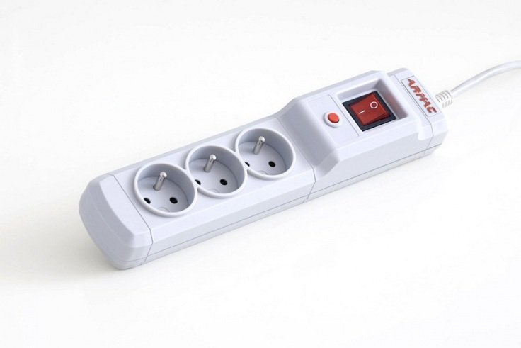 Listwa zasilająca Armac MULTI M3  3 gniazda  2.5m  Szara