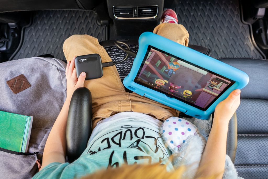 SSD USB 3.2 Type-C 2TB Crucial X6 Czarny - obrazek 3