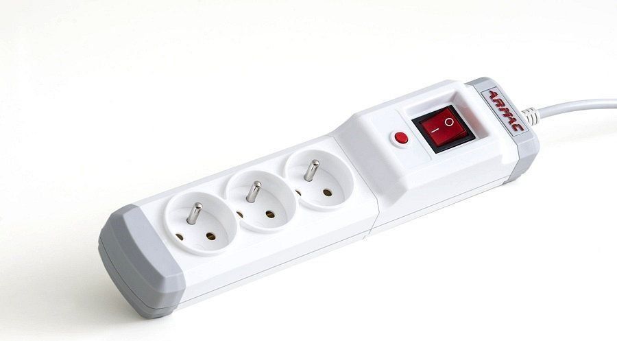 Listwa zasilająca Armac MULTI M3  3 gniazda  1.5m  Szara